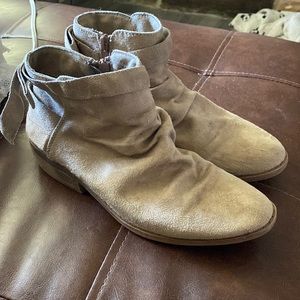Tan ankle boots great condition